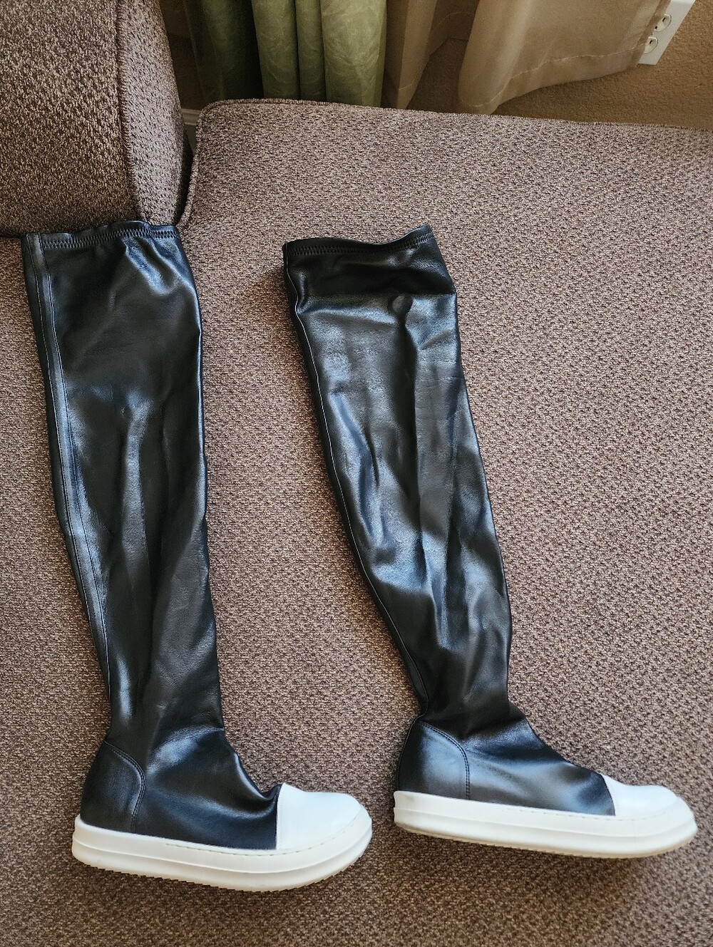 Black Over-the-Knee Women's Sneakers - Contemporary Fashion Boot